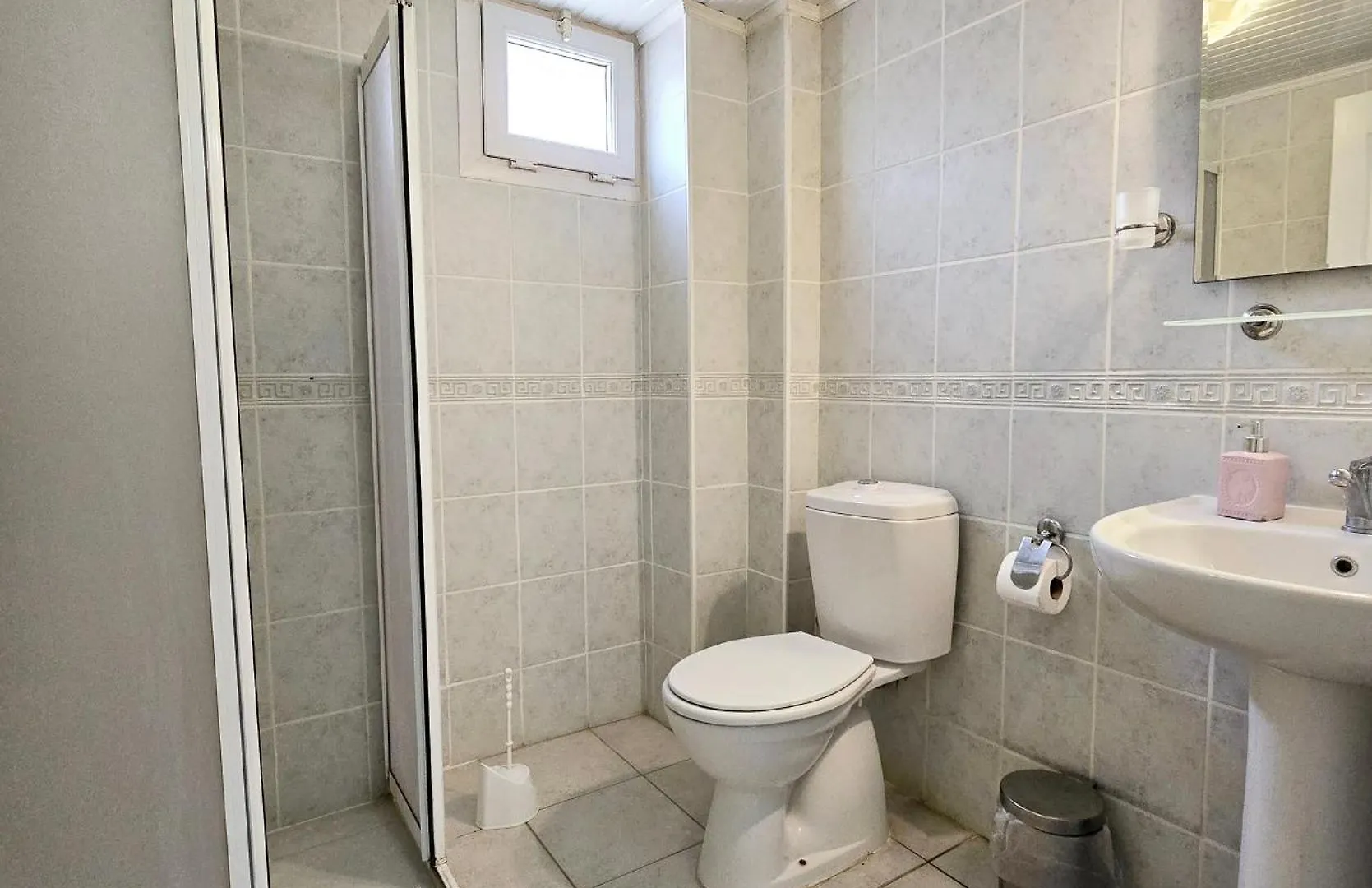 3 Bedrooms Apartment In Oeluedeniz, Ovacik